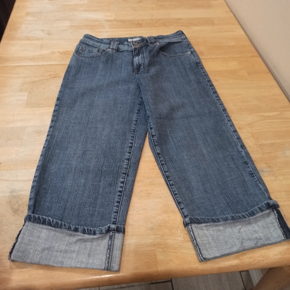 Chicos Platinum size 1 short denim cropped Capri jeans, rolled cuff - Picture 7 of 10